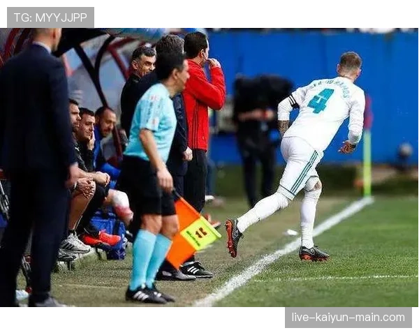 犯规判定的核心依据：动作合理性与比赛情境如何影响裁判决策